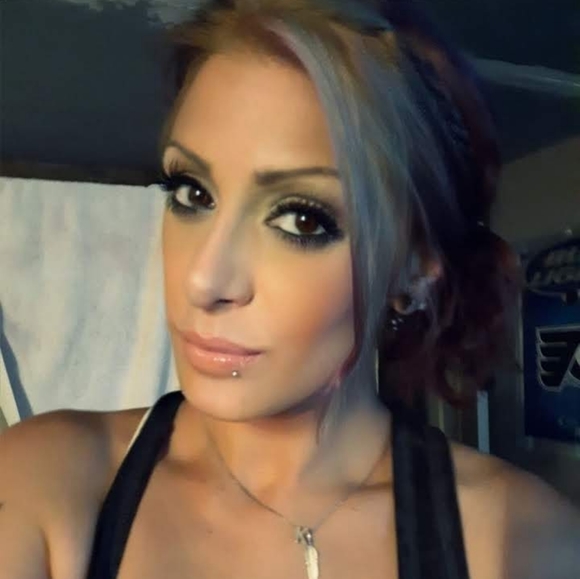 Meet your Posher, Kate - Picture 2 of 4